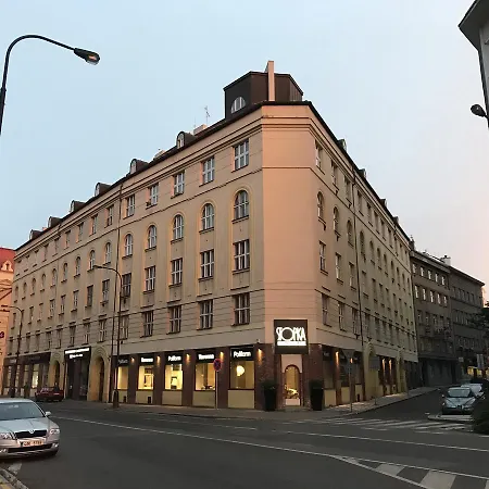 Apartmán 3 Bedroom Airy Spacious 80m2 Apt In Dt W/bath Praha
