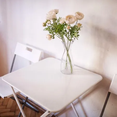 3 Bedroom Airy Spacious 80m2 Apt In Dt W/bath Apartmán *