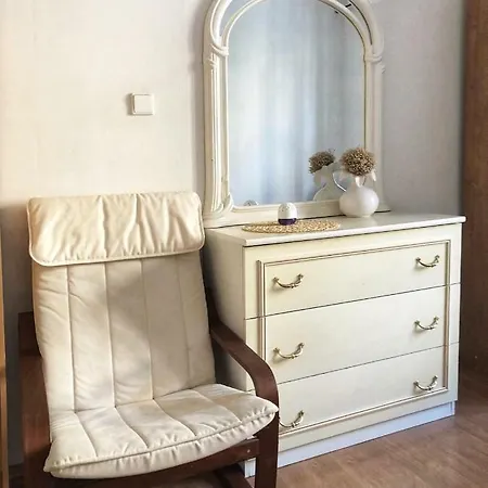 Apartment 3 Bedroom Airy Spacious 80m2 Apt In Dt W/bath